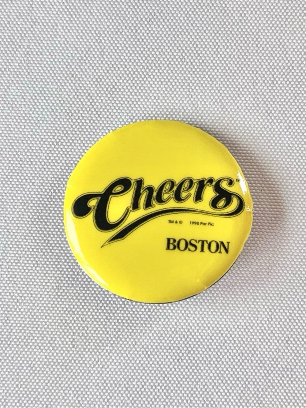 Cheers TV Show Pin Button Vtg 1980s Boston Bar Knows Your Name 1.25” Yellow